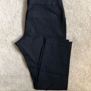 Side panel maternity pants.